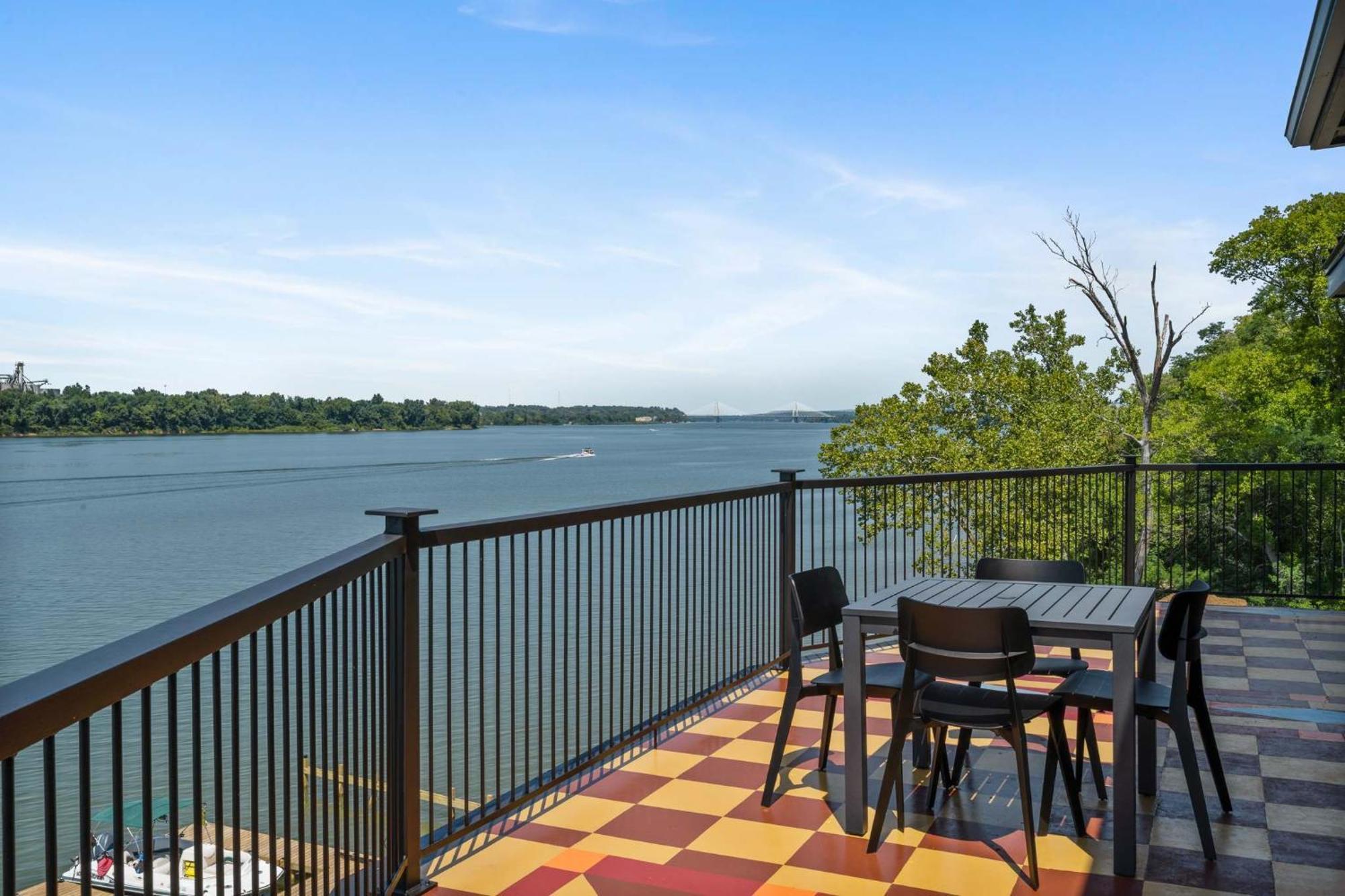 Elegant Riverside Escape Historic Charm & Views * Louisville