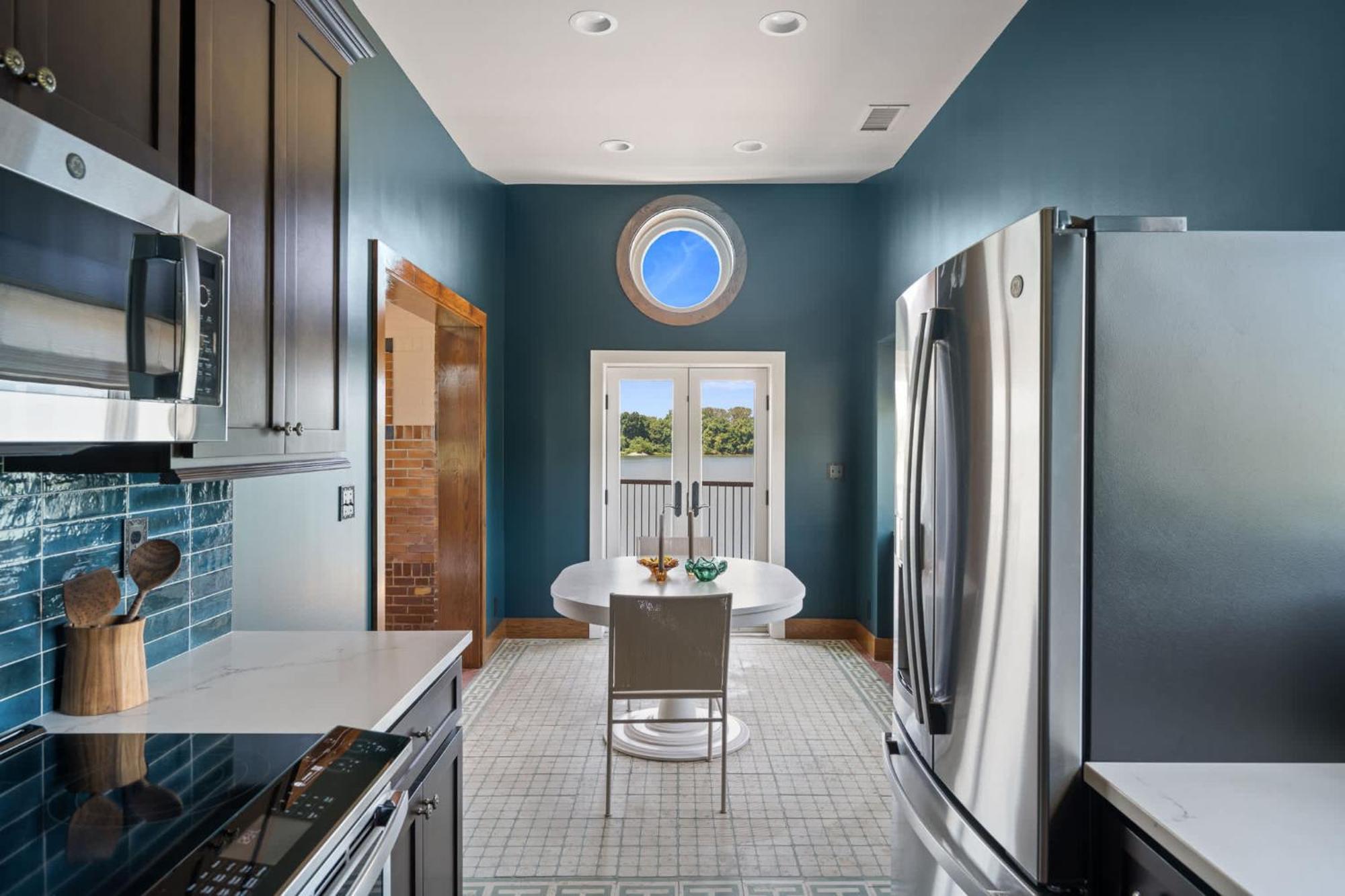Elegant Riverside Escape Historic Charm & Views * Louisville