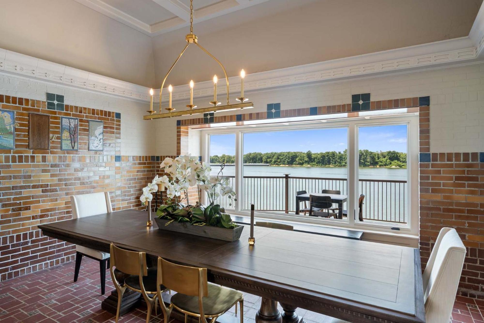 Elegant Riverside Escape Historic Charm & Views