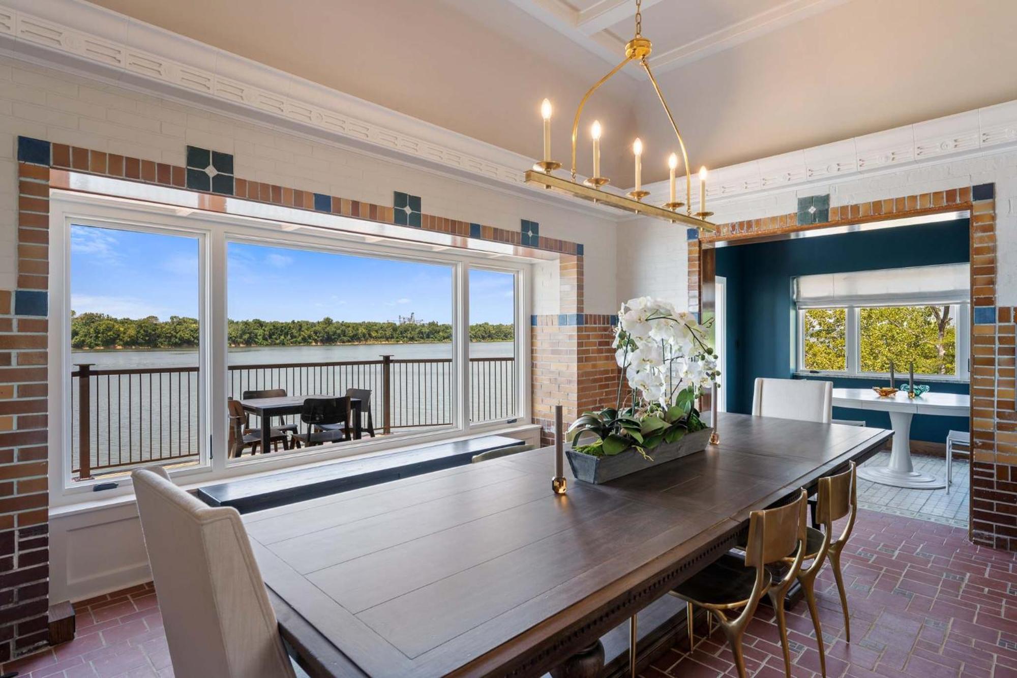 Holiday home Elegant Riverside Escape Historic Charm & Views *